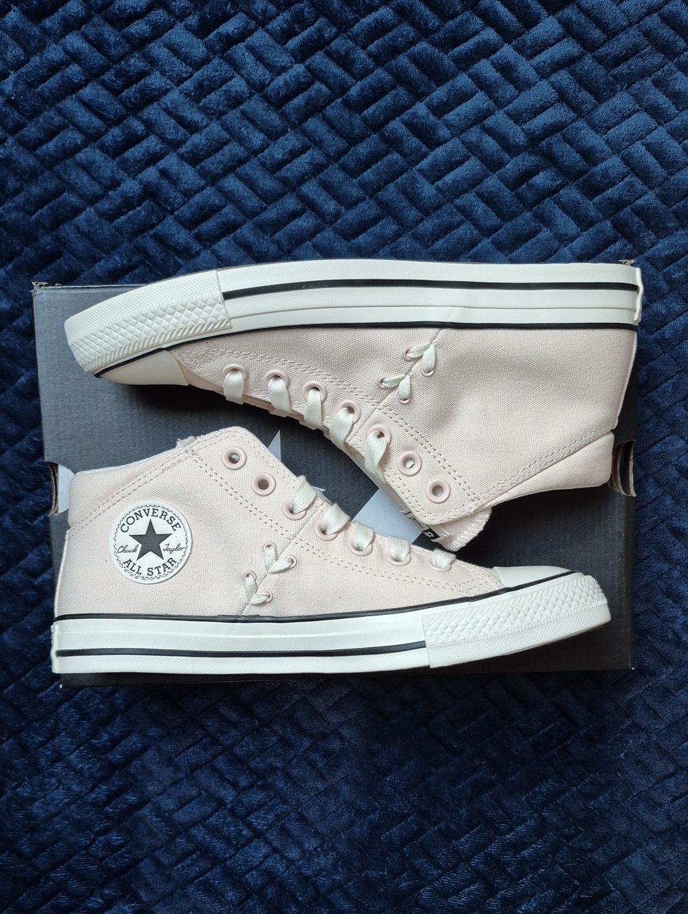 Madison Mid Top Converse CTAS Sneakers Size 8.5 In Pale Petal New In Box